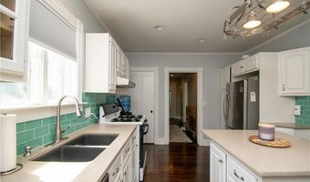 26 Carey St, Newport, RI 02840