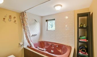 2066 Hinman Settler Rd, Brownington, VT 05860