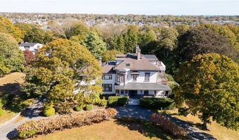 46 CHASTELLUX Ave M6, Newport, RI 02840