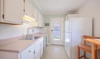 2104 S Circle Dr, Ann Arbor, MI 48103