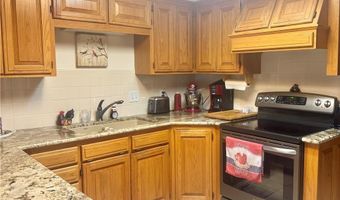 8 Merritt Dr, Bella Vista, AR 72714