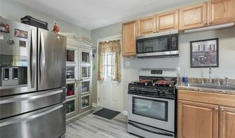 7220 HATTIE St, Arabi, LA 70032