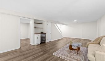 2208 Applewood Ct, Ann Arbor, MI 48103