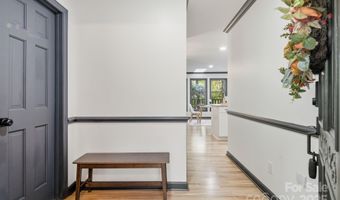 8 Indian Ridge Rd, Asheville, NC 28803