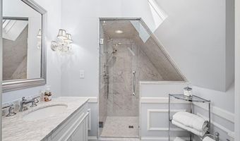 541 Bellevue Ave 5, Newport, RI 02840