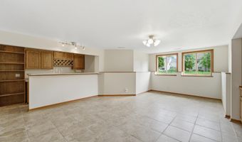 2402 Suncrest Dr, Ames, IA 50014