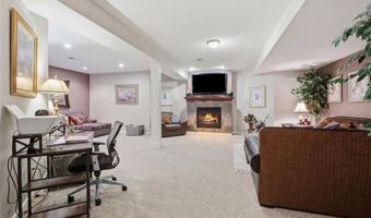 15586 Cedar Ln, Basehor, KS 66007