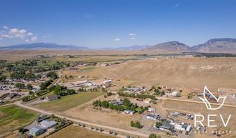 14 Beacon Dr, Cody, WY 82414
