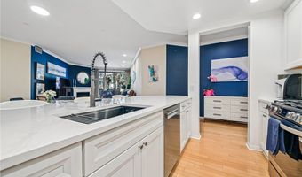 12000 Goshen Ave 203, Los Angeles, CA 90049