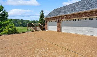 18 Woodland Hills Ct, Alton, IL 62002