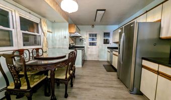 14 Stuart Dr, Danbury, CT 06811