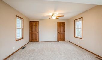 78 2nd Ave, Atkins, IA 52206