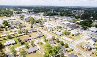 316 Fair St, Baxley, GA 31513