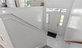 66 Hunters Crossing Dr, Coventry, RI 02816