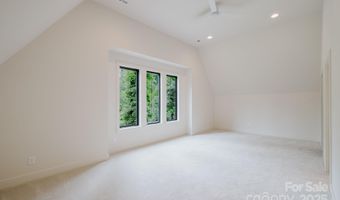 1807 Arnold Dr, Charlotte, NC 28205