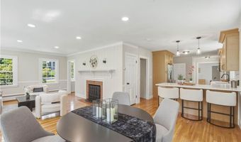 3 Sundale Rd, Cranston, RI 02921