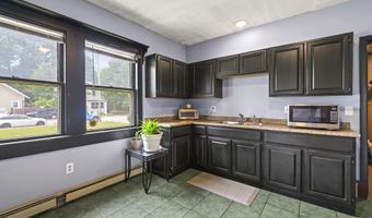 36 Vernon St, Auburn, ME 04210