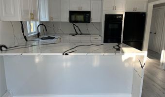 55 Brookfield Dr, Cranston, RI 02920