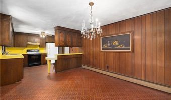 49 Magnolia Ln, Coventry, RI 02816
