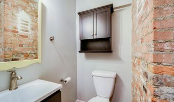 706 W GLEBE Rd, Alexandria, VA 22305