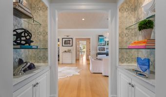 8 Gaylea Dr, Branford, CT 06405