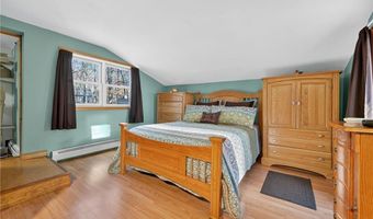 542 Main St, Hopkinton, RI 02833