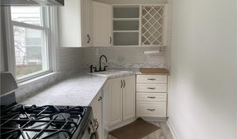 68 Evarts St, Newport, RI 02840