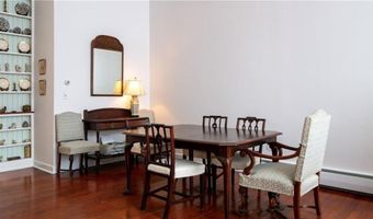 167 Coggeshall Ave A, Newport, RI 02840
