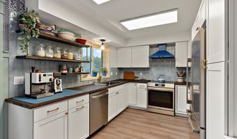 8000 Summerset Dr, Anchorage, AK 99518