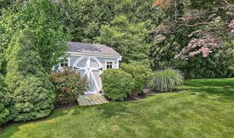 12 Howe St, Bristol, RI 02809
