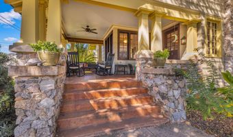 119 Washington St, Bay St. Louis, MS 39520