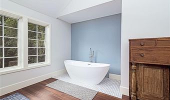 170 Lloyd Rd, North Kingstown, RI 02874