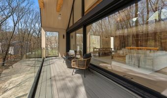 111 E Neptune Ave, Beverly Shores, IN 46301