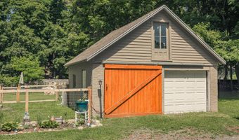 22-24 Hewitt St, Amsterdam, NY 12010