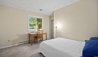 621 Van Oaks Dr, Amherst, OH 44001