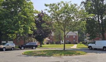 39 Nob Hill Cir B, Bridgeport, CT 06610