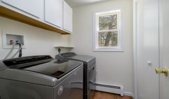200 Chipman Dr, Cheshire, CT 06410