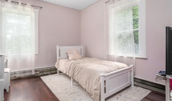 60 White Pkwy, North Smithfield, RI 02896