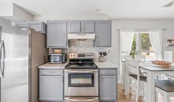 28 Paige Dr, Coventry, RI 02816