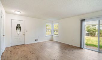 7 Tamarack Ct, Barnegat, NJ 08005