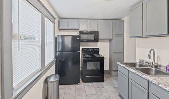 725 Park Dr, Alton, IL 62002