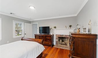 6 Knowlton Ct, Bristol, RI 02809