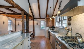 197 Skyline Ridge Rd, Bridgewater, CT 06752