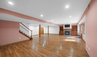 4055 Pontiac Trl, Ann Arbor, MI 48105