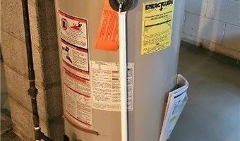 1208 Westshore Dr, Ashtabula, OH 44004