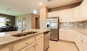 3943 E Hampton Cir, Alva, FL 33920
