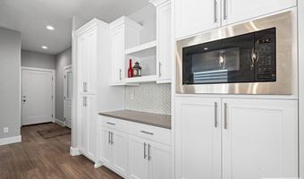 6147 Beacon Ln, Chubbuck, ID 83202