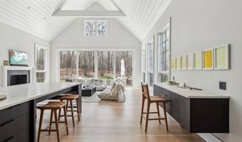 39 Timber Trl, Amagansett, NY 11930