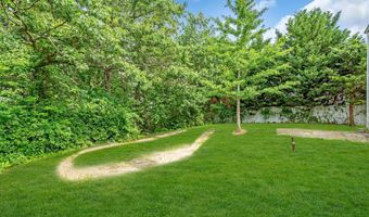 33 WINDWARD Dr, Barnegat, NJ 08005