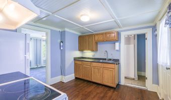 86 High St, Belfast, ME 04915